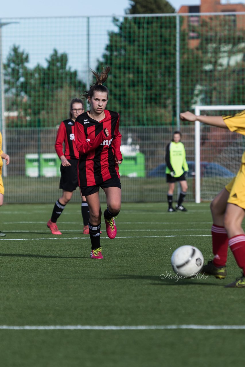 Bild 123 - B-Juniorinnen SG Weststeinburg/Bei - SV Fisia 03 : Ergebnis: 1:2